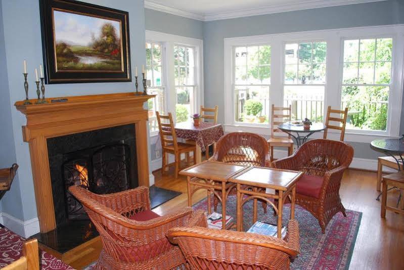 The University Inn At Emory Druid Hills Exterior foto